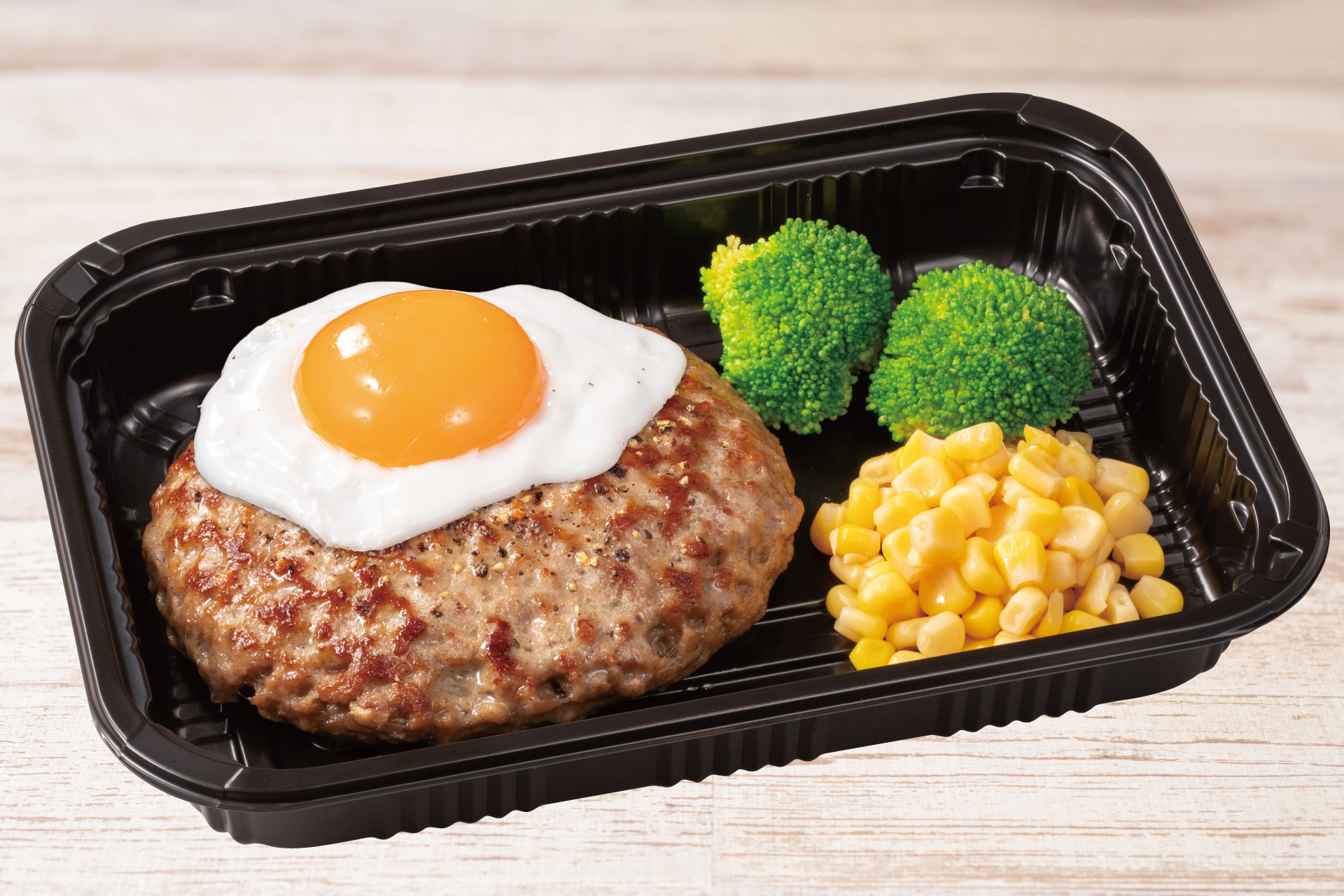 肉塊ハンバーグ 目玉焼き付き